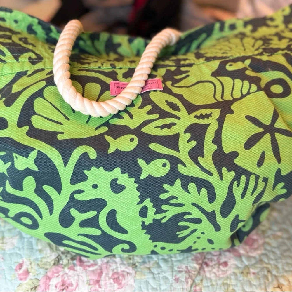 Vineyard Vines Large Beach Tote. Rope handles. Green and Blue - Picture 3 of 3